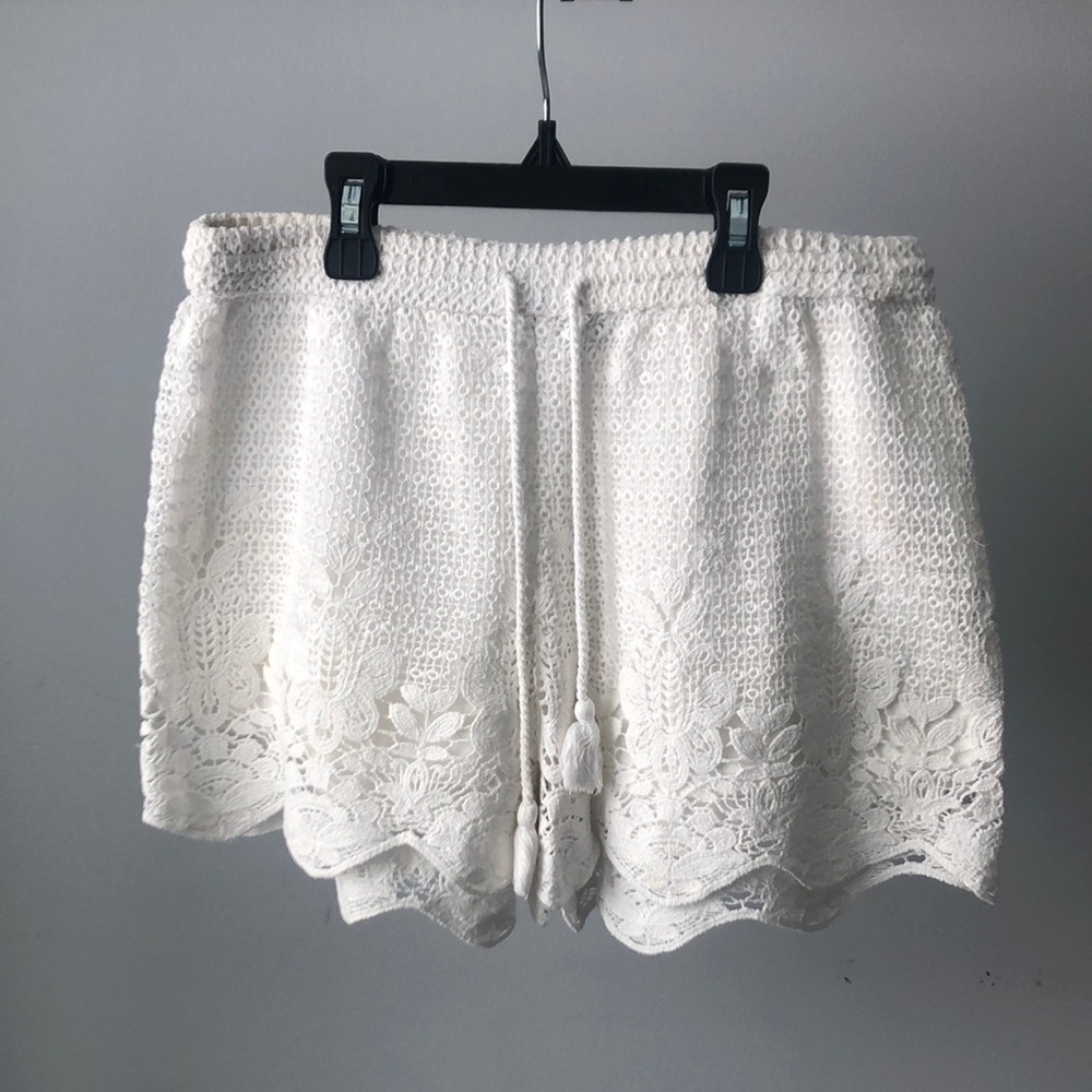 Abercrombie & Fitch Floral Crocheted Shorts Size S